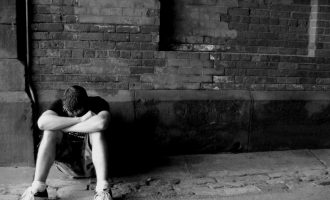 Rritet numri i vetëvrasjeve në vitin pandemik