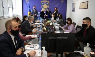 Lana Owens nga Ambasada amerikane viziton dhomën operative të Prokurorit të Shtetit