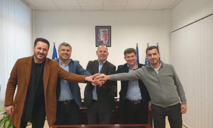 Lirohet nga detyra nënkryetari i Drenasit, Ramiz Lladrovci njofton për zëvendësimin