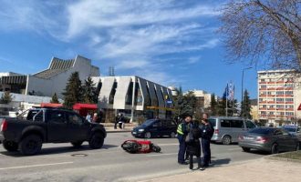 Aksident mes veturës dhe motoçikletës në Prishtinë, një i lënduar