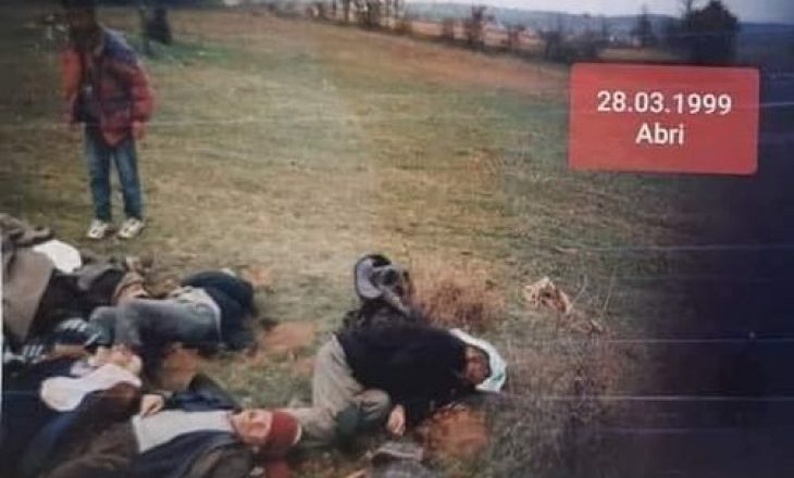 Milaim Zeka publikon fotografi nga masakra në fshatin Abri