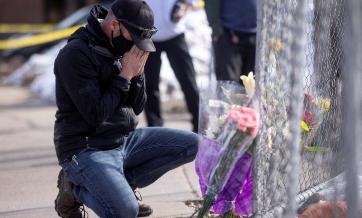 Autoritetet amerikane përmendin 10 viktima, të dyshuar për të shtënat në Kolorado