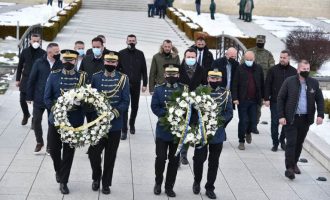 Kurti homazhe në Prekaz: Drejtësia nuk është vënë në vend për familjen Jashari