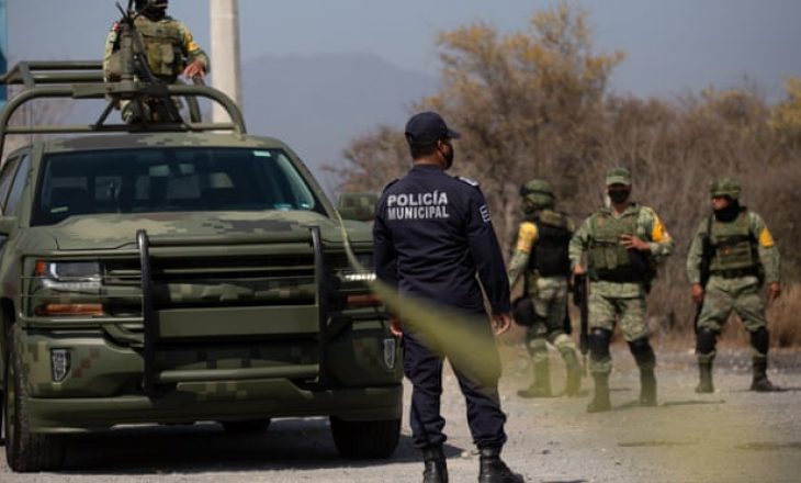 Vriten 13 policë e hetues në Meksikë