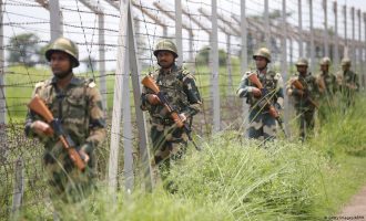 Çfarë e shtyu paktin e armëpushimit Indi-Pakistan përgjatë kufirit me Kashmirin?