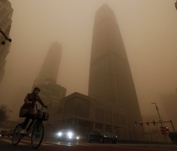 Stuhia më e keqe e rërës në një dekadë godet kryeqytetin kinez