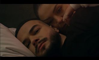 Fifi e vazhdon me Fation Kuqarin aty ku e la në “Ninullë dashurie”