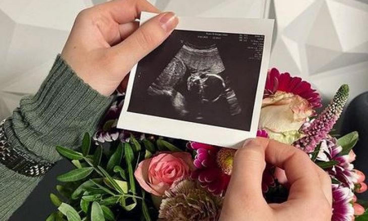 Blogerja shqiptare njofton se është shtatzënë sërish: “Familja jonë po shtohet”