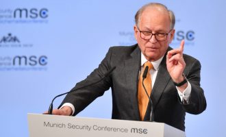 Diplomati gjerman i reagon Grenellit: Të ka skaduar mandati, lija Kosovën njerëzve të saj