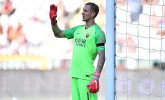 Portierit suedez i futen hajdutët në shtëpi, kërkon rikthimin te Roma