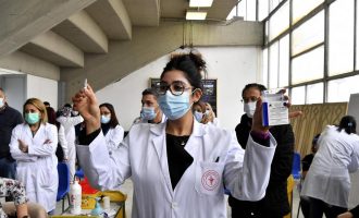 Tunizia fillon vaksinimin kundër COVID-19 me ‘Sputnik V’