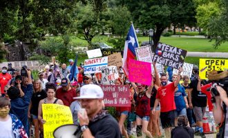Teksasi nga 10 marsi largon të gjitha kufizimet e Coronavirusit