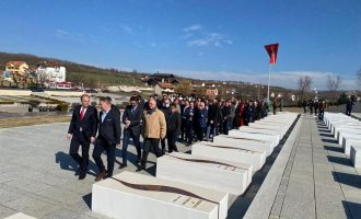 Sami Lushtaku shpreh lavdi për familjen Jashari