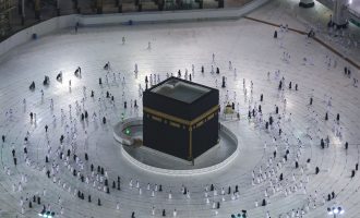 Kushti për të shkuar në Haxh këtë vit është vaksina kundër Coronavirusit thuhet nga Arabia Saudite