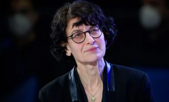 Shkencëtarja që qëndron pas vaksinës së parë të COVID-19 po punon në një vaksinë për kancer