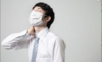 Keni dhimbje qafe? Shkaktar mund të jetë maska