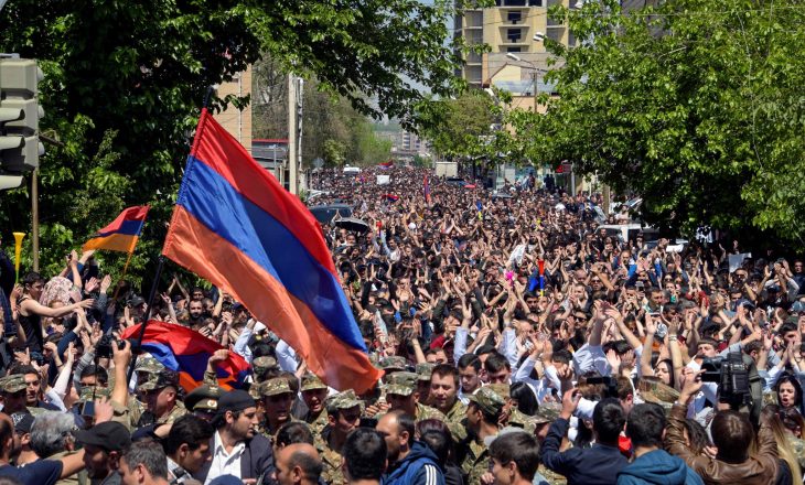 Opozita armene kërkon rrëzimin e Qeverisë