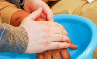 Një infermier sulmohet në shtëpinë e pacientit, reagon FSShK-ja