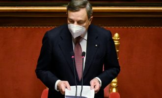 Kryeministri italian Draghi vaksinohet me AstraZeneca