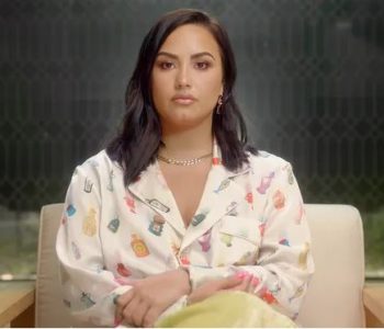 Demi Lovato: “Humba virgjërinë përmes përdhunimit”