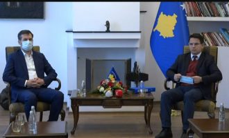 Hajrullah Çeku pranon detyrën si ministër i Kulturës