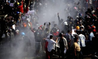 Vazhdojnë të shtypen protestat kundër grusht-shtetit në Burma
