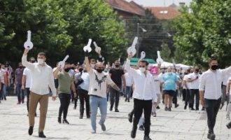 Gastronomët paralajmërojnë protestë nëse Qeveria ashpërson masat anti-COVID