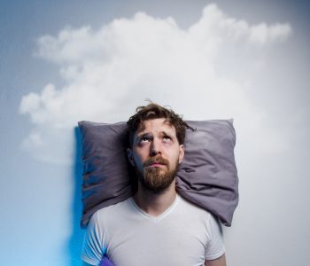 Çfarë ndodh me trupin tonë kur nuk flemë mjaftueshëm?