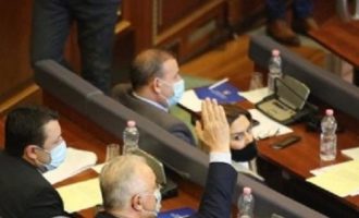 Xhavit Haliti e voton Konjufcën për kryeparlamentar