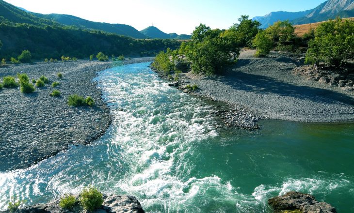 Albin Kurti: Lumi Vjosa të shpallet Park Kombëtar