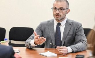 Ambasadori i Italisë uron kryeparlamentarin Konjufca