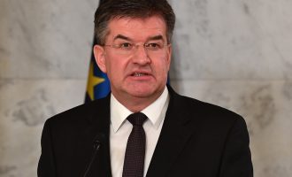 “Lajçak do të duhej të refuzohej në takim nga politikanët e Kosovës”