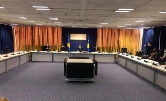 Gratë që udhëheqin biznese të vogla përfitojnë nga Programi i Rimëkëmbjes