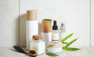 Produkte të bukurisë në të cilat thjesht po shpenzoni kot paratë tuaja