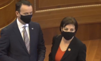 Donika Gërvalla dhe Faton Peci marrin poste në Qeverinë Kurti