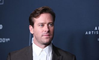 “Mendoja se do të më vriste” – Aktori i njohur është nën hetimin e policisë për sulm seksual