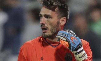 Portieri në ligën e dytë portugeze shënon gol nga porta në portë