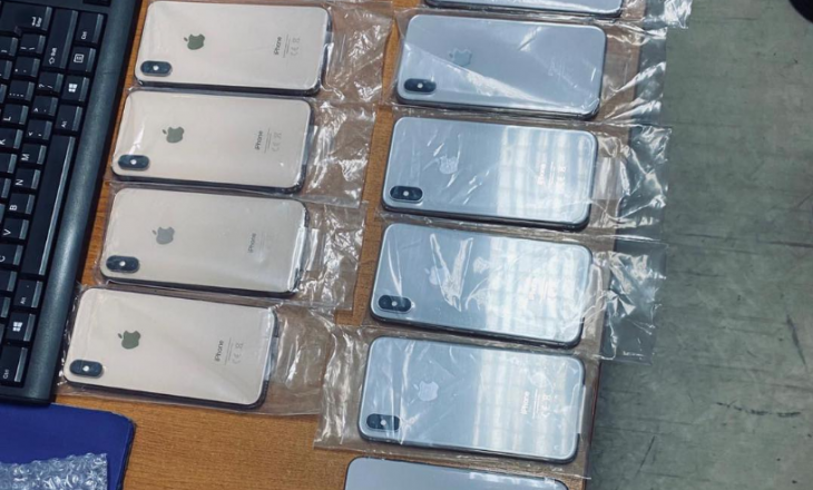 25 Iphone konfiskohen në doganë