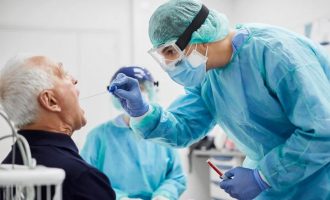 Cila grup moshë është më e rrezikuara nga ri-infektimi me COVID-19?