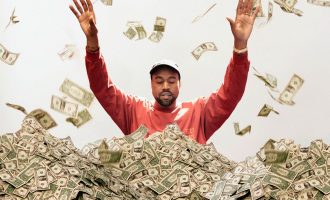 Dikur miliona dollarë në borxhe sot Kanye West është personi me ngjyrë më i pasur në historinë e Amerikës