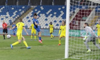 Pas pjesës së parë Kosova në disavantazh prej dy golash ndaj Suedisë