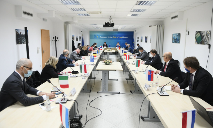 Lajçak pas takimit me ambasadorët e BE-së: Blloku pret vazhdimin e dialogut Kosovë-Serbi