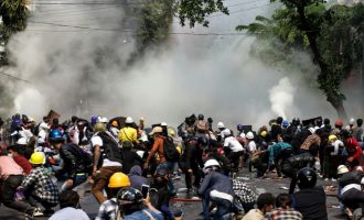 Së paku 50 persona kanë humbur jetën brenda një dite në protestat e Mianmarit
