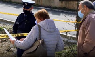 Kthehen mbrapsht të moshuarit që shkuan të vaksinohen në sallën “1 Tetori”