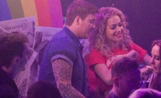 “Më bëri të varur pas seksit” – këngëtari sqaron deklaratën e bujshme për Rita Orën