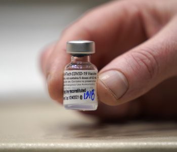 Vaksina Pfizer-BioNTech është 100 për qind efektive për këtë grup moshë