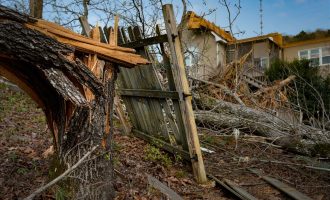 Nga tornado që ka goditur Alabamën në SHBA, së paku pesë viktima janë regjistruar