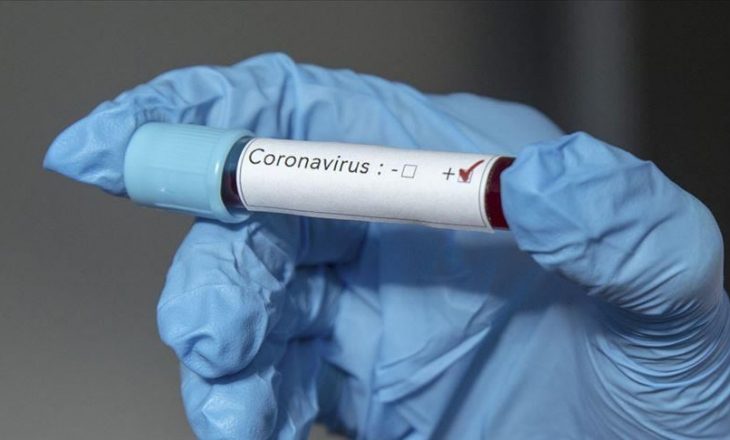 Këngëtari i njohur u vaksinua për COVID-19 por doli sërish pozitiv me virus