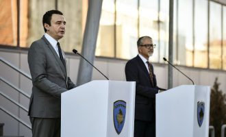 Nga kjo orë Kurti e Vitia dalin për të pritur arritjen e vaksinave anti-COVID