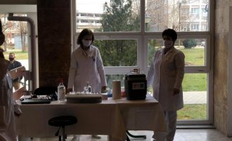 Rreth 300 persona nga personeli shëndetësor u vaksinuan gjatë të martës